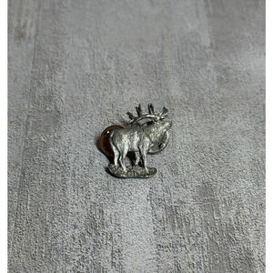 Vintage 1986 GG Harri Pewter Elk Deer Hat Lapel Pin Silver Tone Hunting Tie Tack